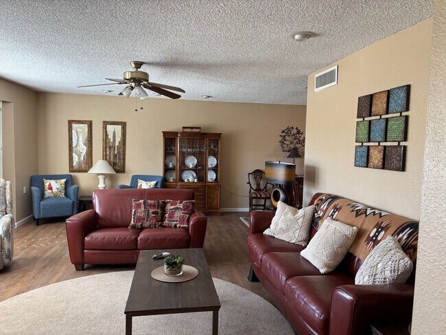 Building Photo - Perfect Vacation Home in a  45+ Active Adult Community! Available May 2026 through March 2027!