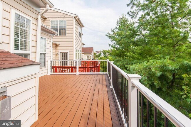Building Photo - 21264 Victorias Cross Terrace