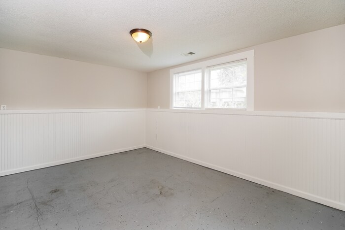 Building Photo - 10338 Rouark Ln