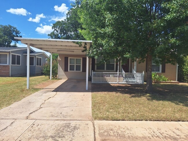 Building Photo - Cute CUTE 3bedroom