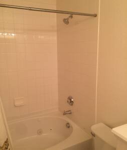 Building Photo - 15700 E Jamison Dr