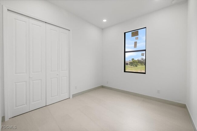 Building Photo - 4333 NW 33rd Ln