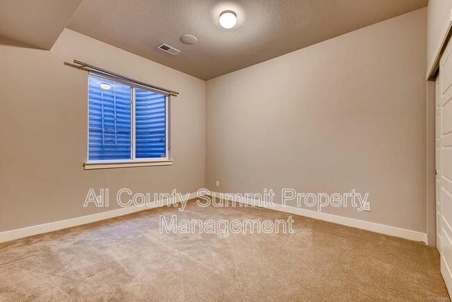 Building Photo - 1112 S Grant St