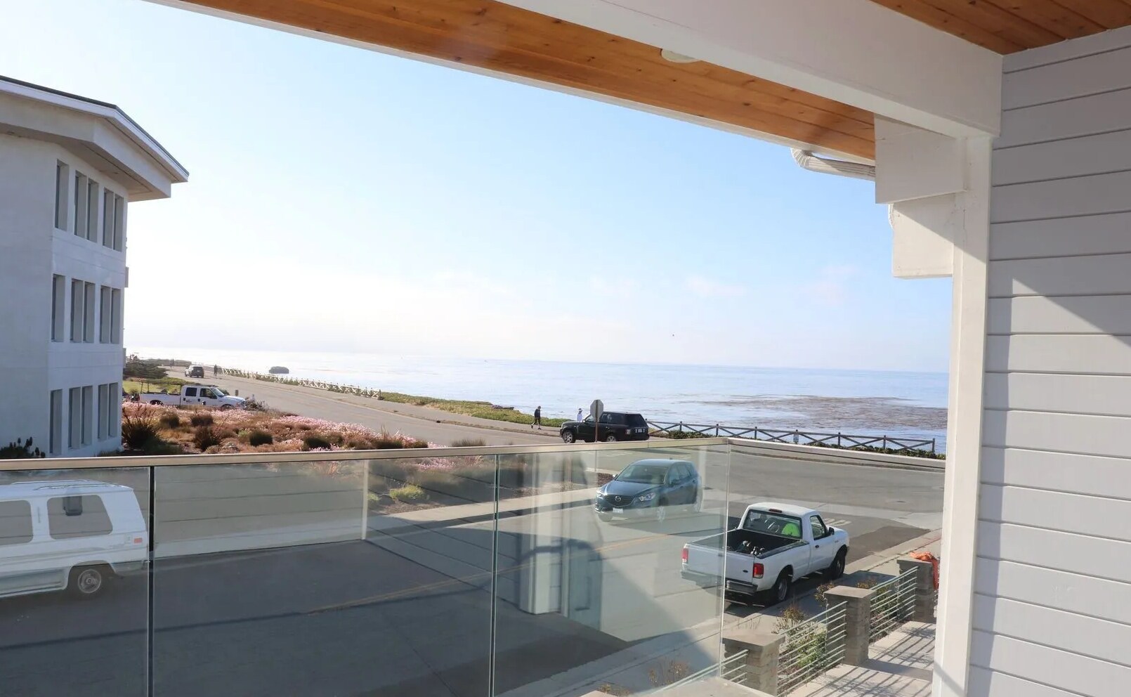 Building Photo - 902 W Cliff Dr