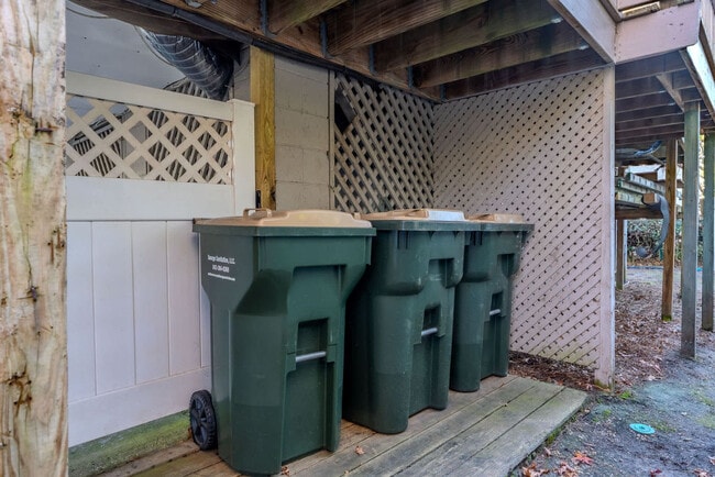 Building Photo - 7 Periwinkle Ln