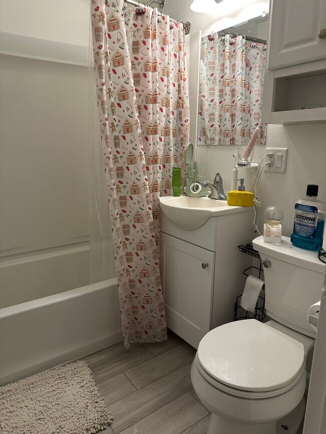 Building Photo - 208 Buena Vista Ave