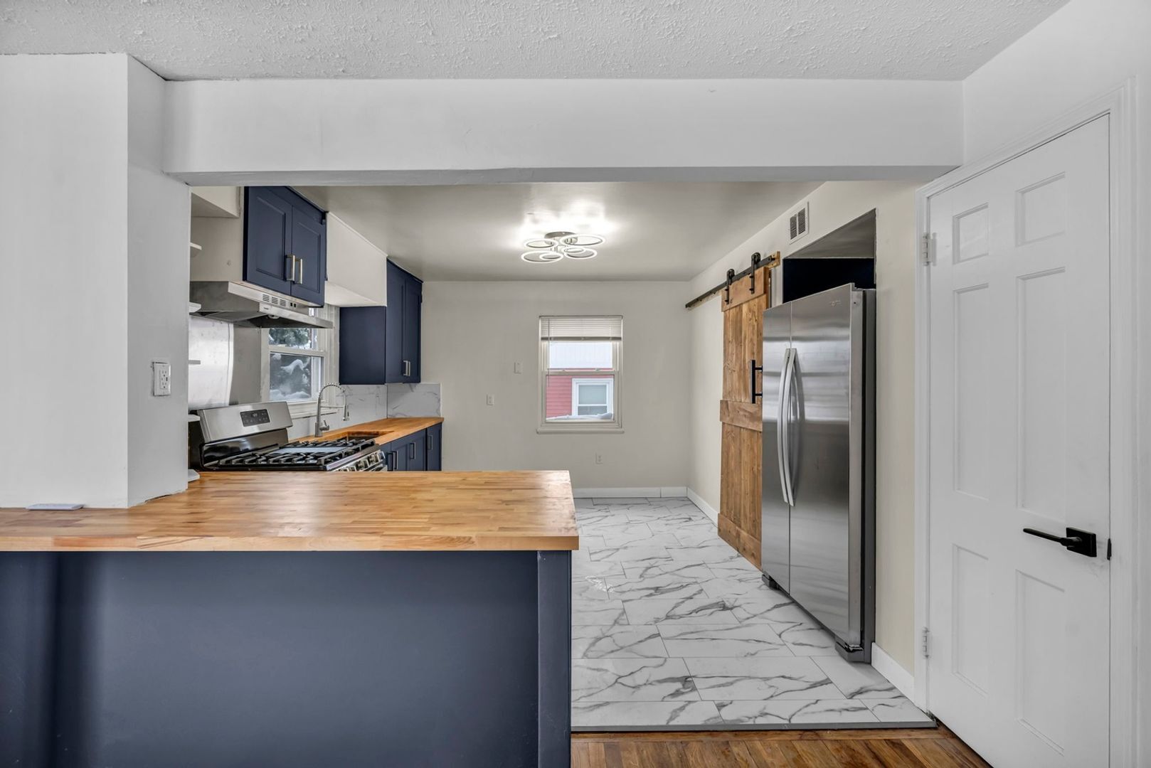 Building Photo - 6606 Ridgeview Rd