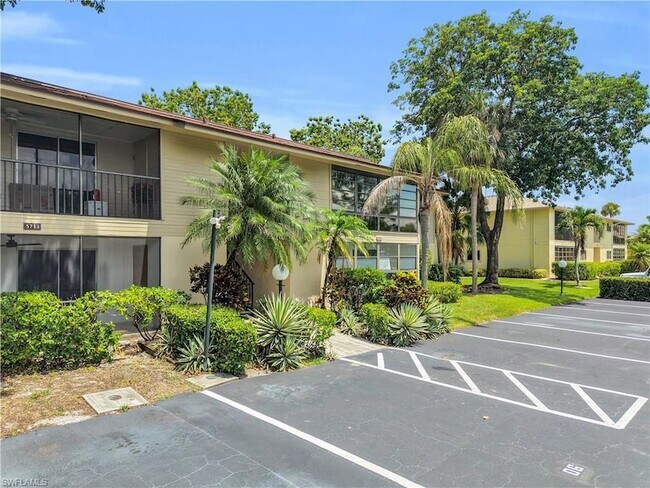 Building Photo - 5713 Foxlake Dr