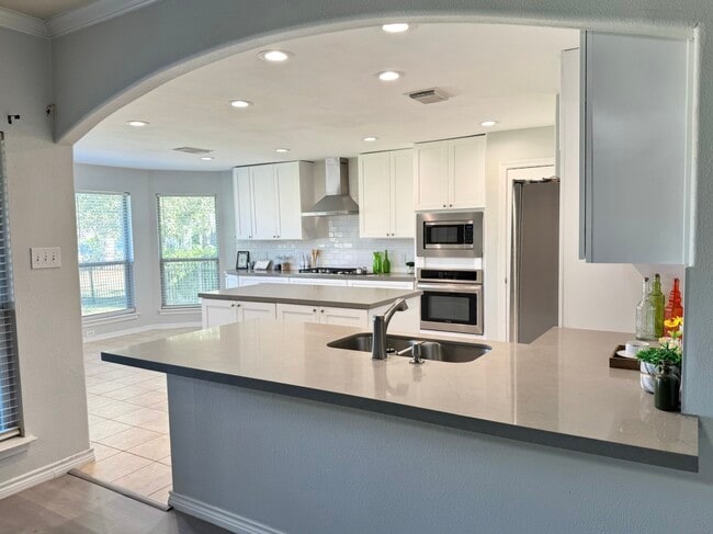 Building Photo - 8603 Malardcrest Dr