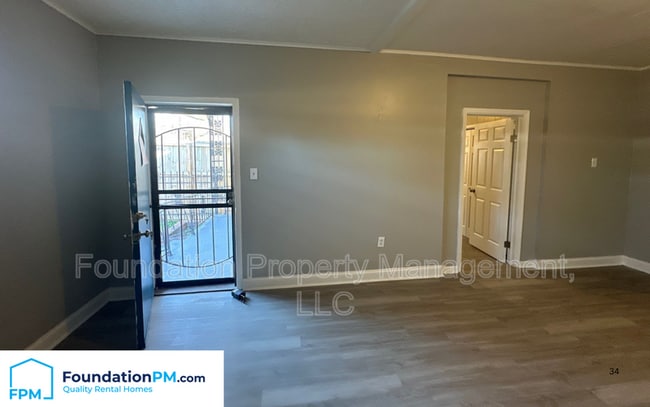 Building Photo - 2271 Hubbard Ave