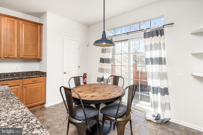 Building Photo - 5 Trewbridge Ct