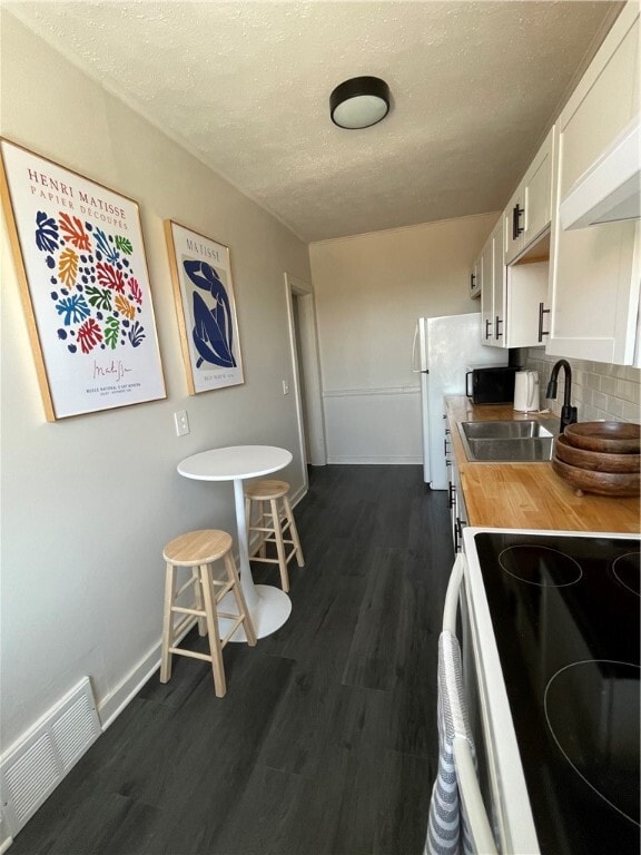 Building Photo - 74 Richmond St