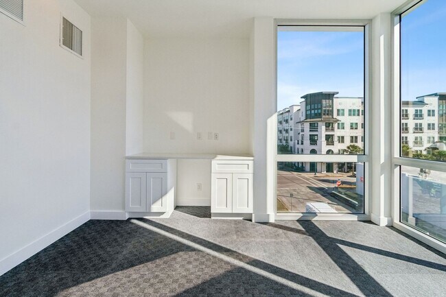 Building Photo - 1343 4th St