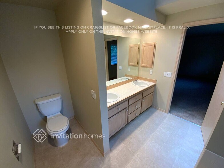 Building Photo - 5802 65th Ave W