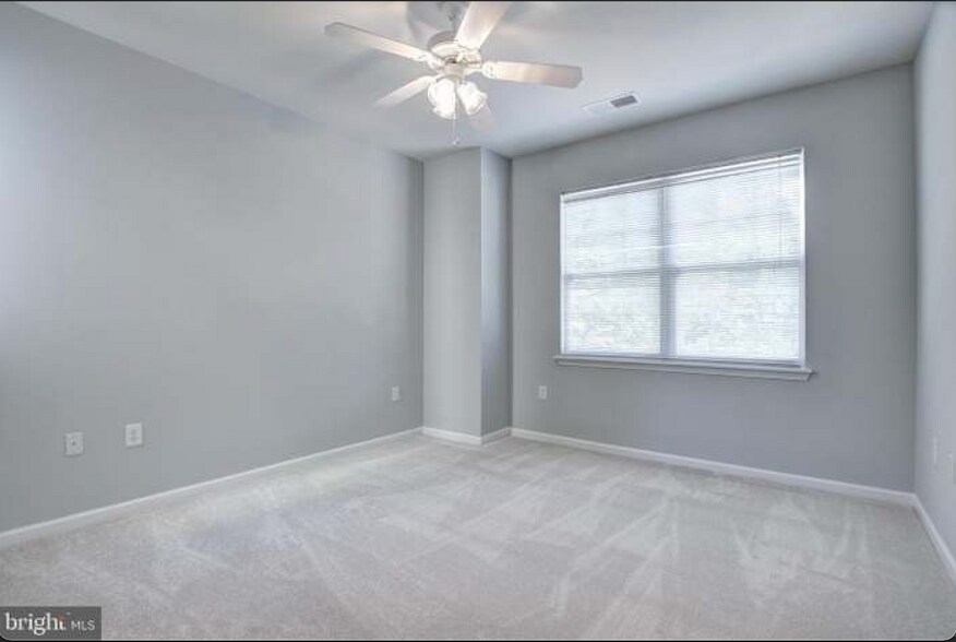 Building Photo - 12120 Garden Ridge Ln