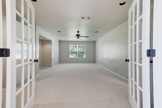 Building Photo - 408 W Fairway Ct
