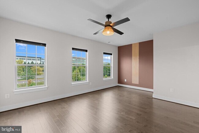 Building Photo - 5284 Ridgeview Retreat Dr