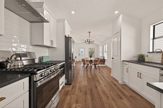 Building Photo - 1311 E 35th St