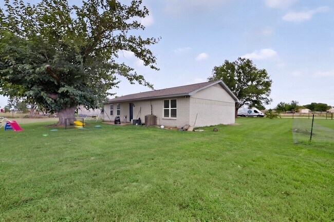 Building Photo - 10332 Grabbs Ln