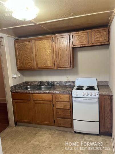 Building Photo - 552 Vine St