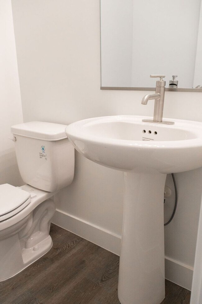 Building Photo - Spacious 4-Bed Home in Sage Canyon