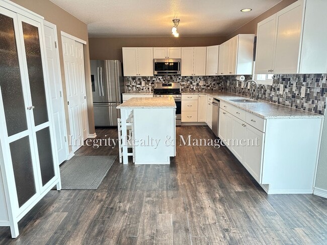 Building Photo - 7402 Eagle Rock Dr