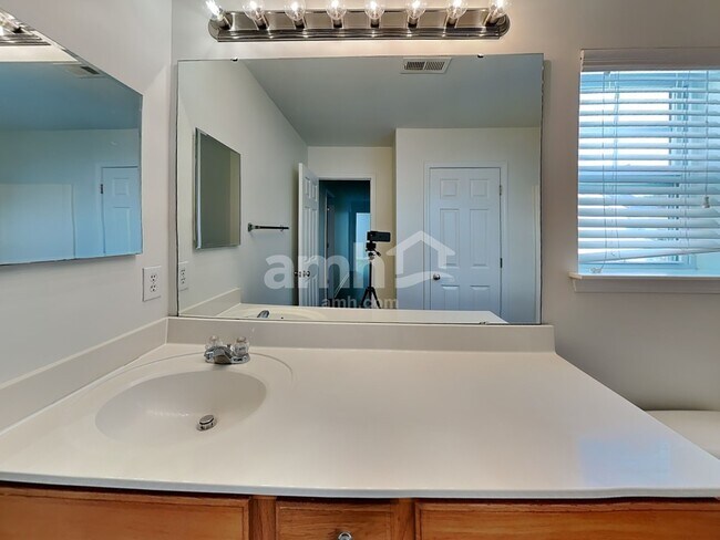 Building Photo - 4012 Lawrence Daniel Dr