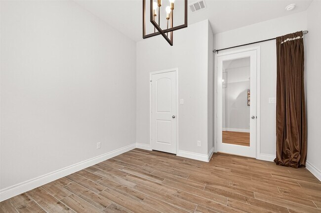 Building Photo - 17171 Crimson Crest Dr