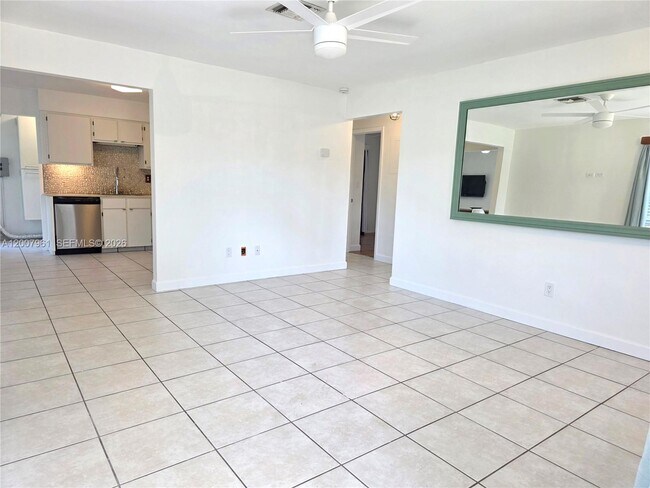 Building Photo - 2111 N 26th Ave
