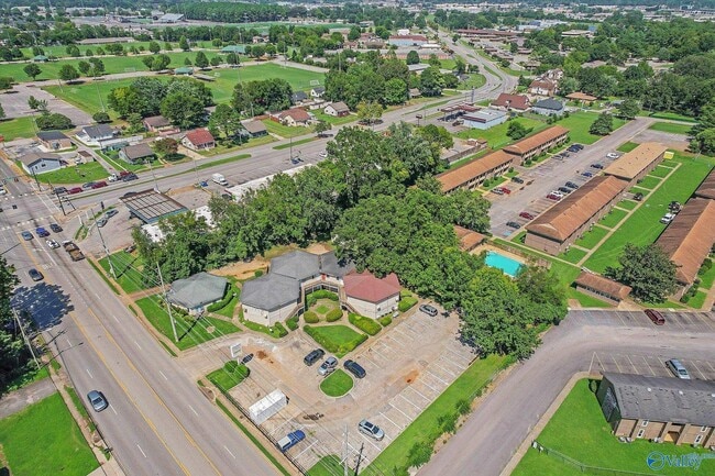 Building Photo - 3801 SW Triana Blvd