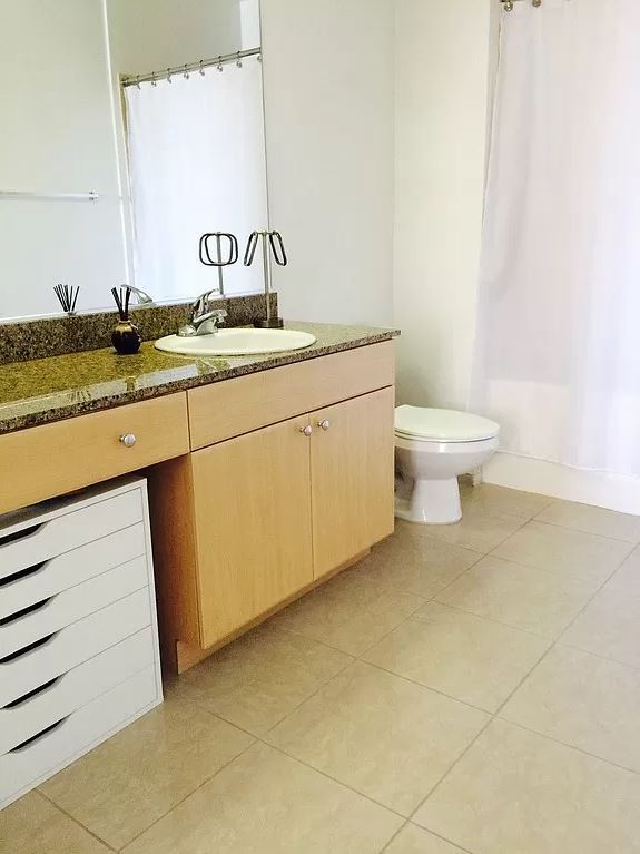 Building Photo - 488 E Ocean Blvd