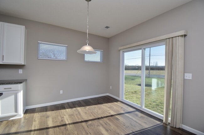 Building Photo - 1601 Ashbury Ct