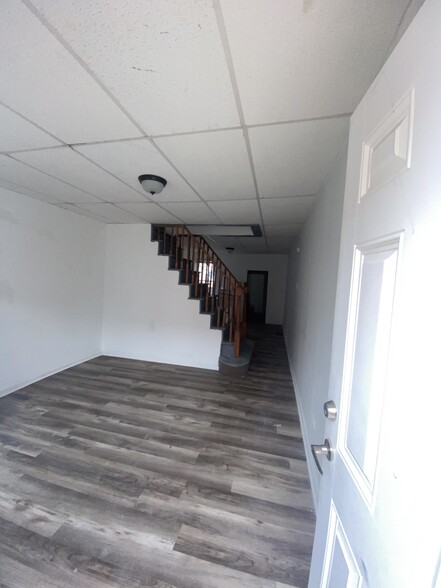 Primary Photo - 2514 N Water St