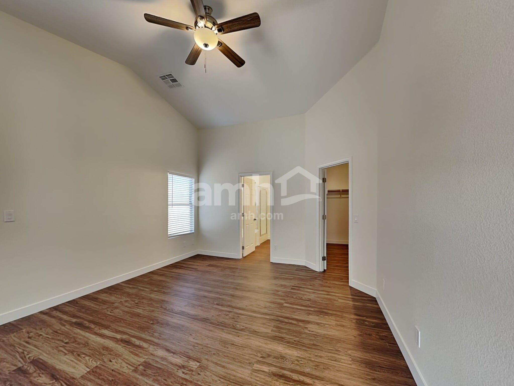 Building Photo - 6311 W Hilton Ave