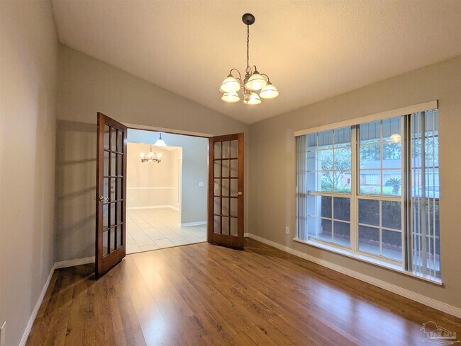 Building Photo - 1909 Southwind Cir