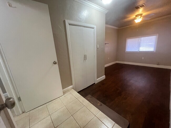 Building Photo - 1817 Breckenridge Dr