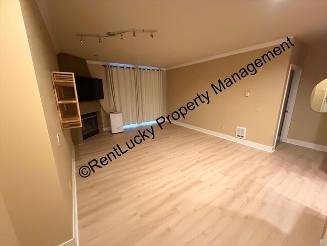 Building Photo - GREAT VIEWS! Lovely 2-Bedroom, 2 Bath Condo in Fantastic Fremont Area w/Garage Parking!!