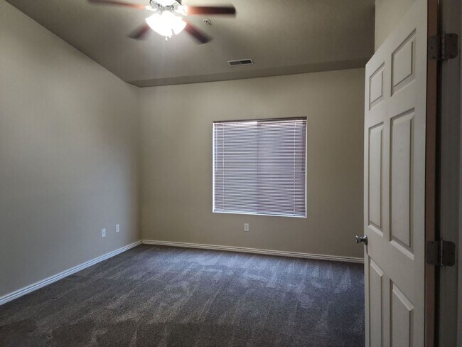 Building Photo - Cedar Crossings Townhome