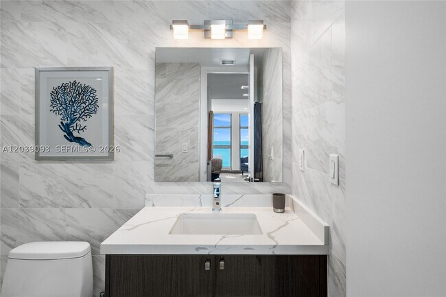 Building Photo - 5055 Collins Ave