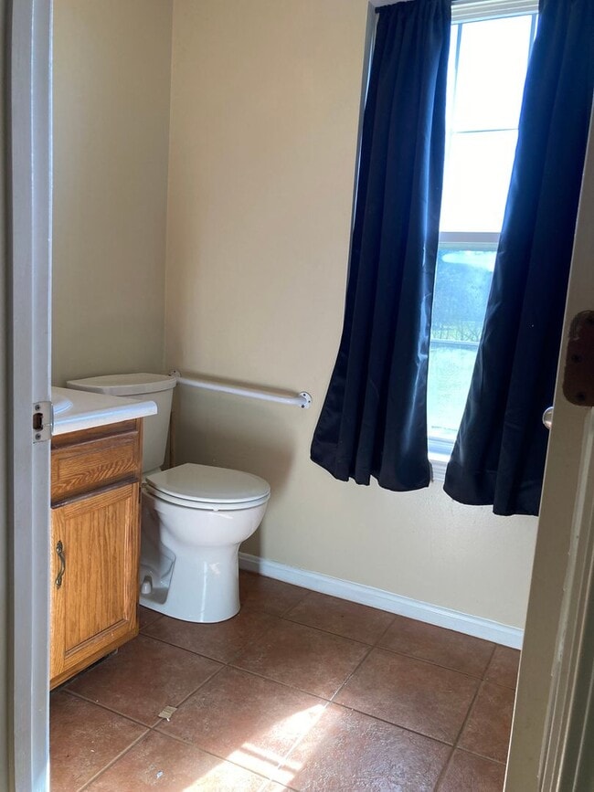 Building Photo - **Backyard offers County Setting in City L...