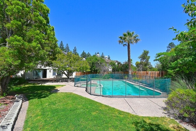 Building Photo - $5,900 - GORGEOUS 4 BEDROOM HOME IN MISSION SAN JOSE NEIGHBORHOOD