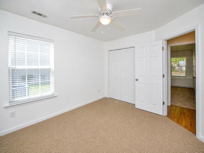 Building Photo - Legacy Park 3BR Home on 1 Acre with Loft, 3 Baths, and Summer-Ready Amenities  3 Bedrooms | 3 Bat...