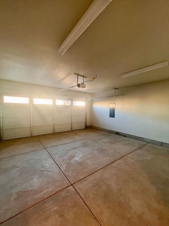 Building Photo - New Construction Medford/Central Point Area - Close to all Everything !