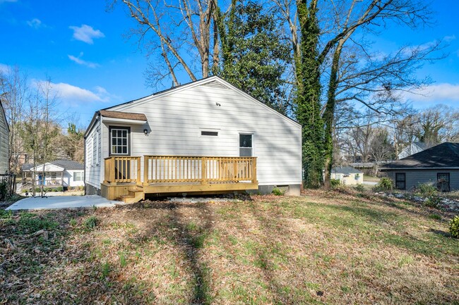 Building Photo - A Cozy, Updated 2-Bedroom Bungalow in the ...