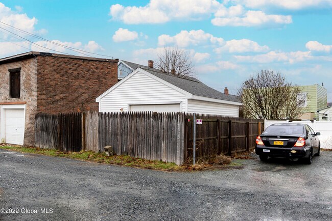 Building Photo - 2316 4th Ave