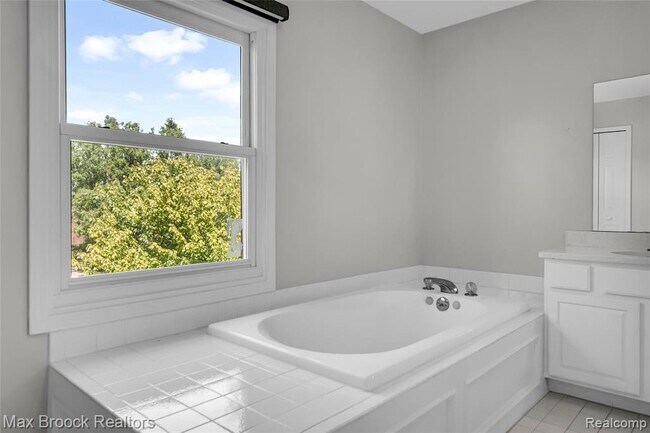 Building Photo - 107 Millstone Rd