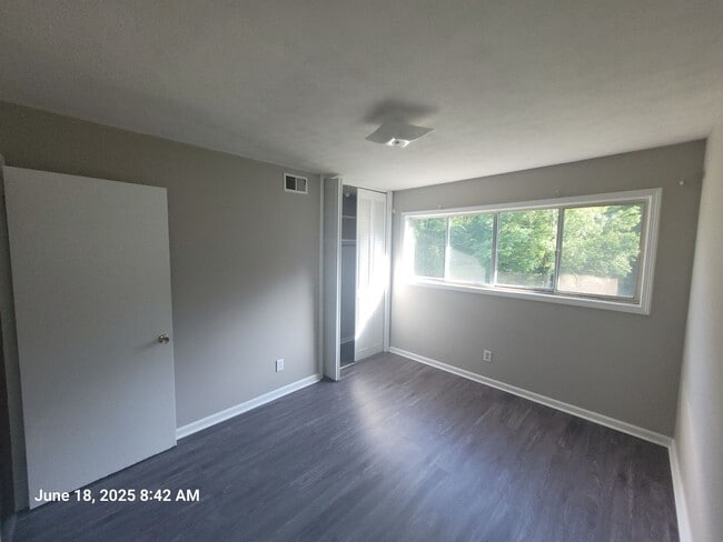 Building Photo - 4436 Naples Dr