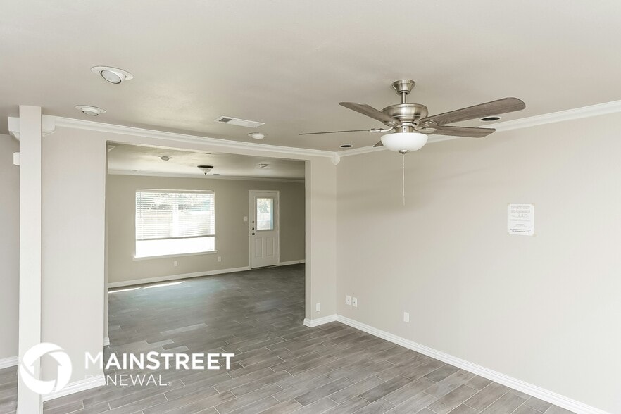 Building Photo - 717 Ponderosa Dr