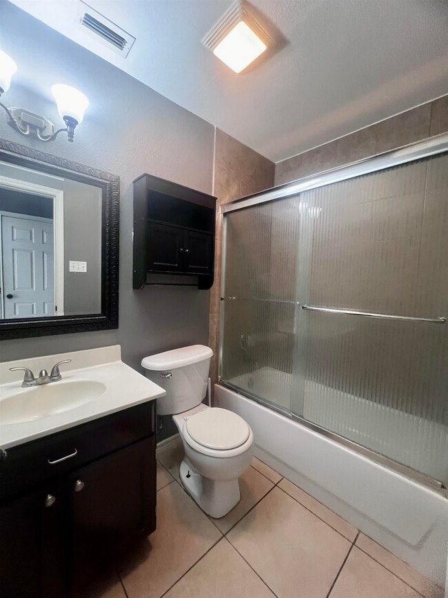 Building Photo - 11110 Revilla Dr