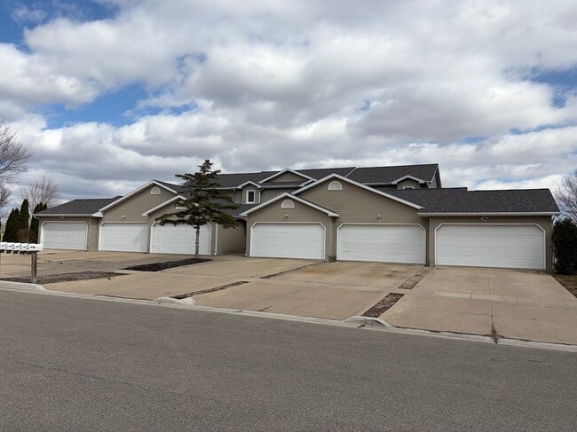 Building Photo - 517 Trail Side Dr